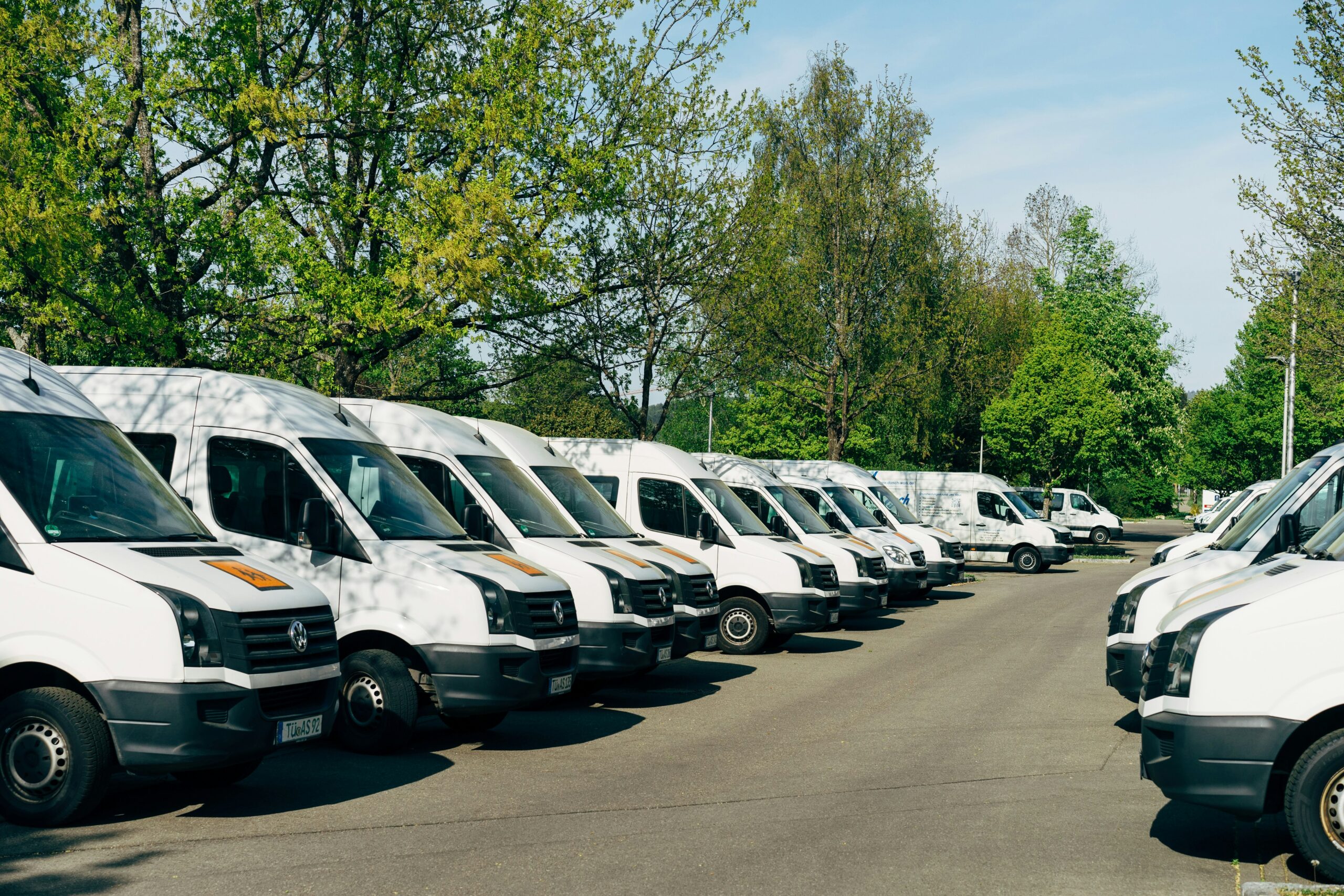 Minibus hire London – fleet from 4 to 16 seaters